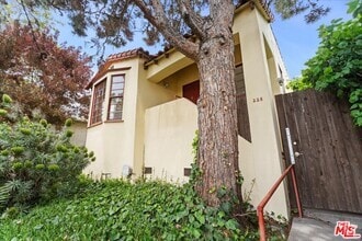 Building Photo - 228 3rd Ave