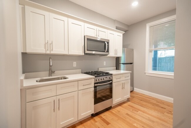 Building Photo - 293 Fayette St