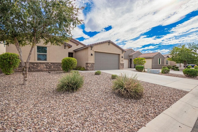 Building Photo - 1035 Carlsbad Dr
