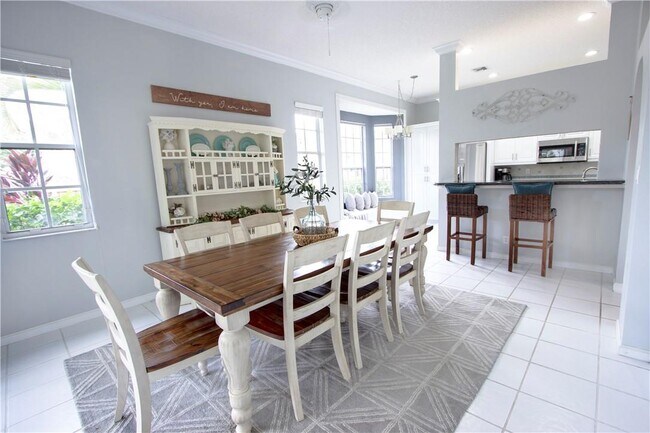 Foto del edificio - 7675 Eagle Point Dr