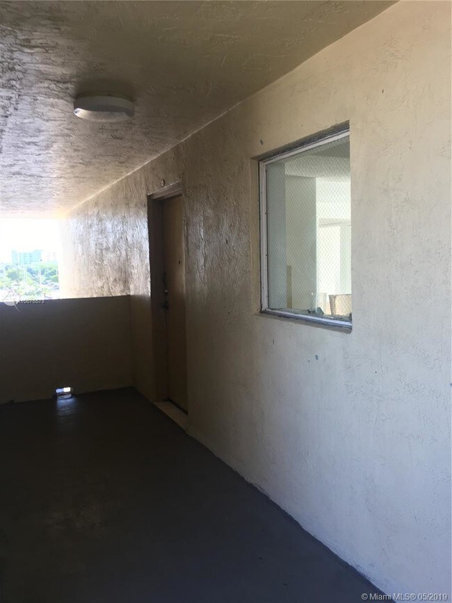 Building Photo - 6130 W 21st Ct