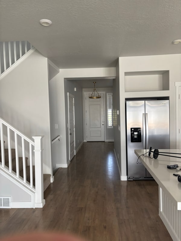 Building Photo - 2521 N Drexler Dr