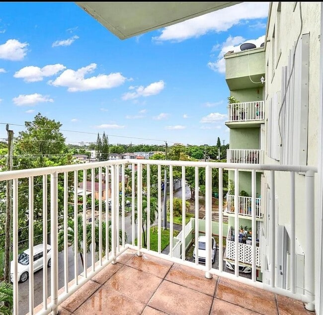 Foto del edificio - 616 NW 26th Ave