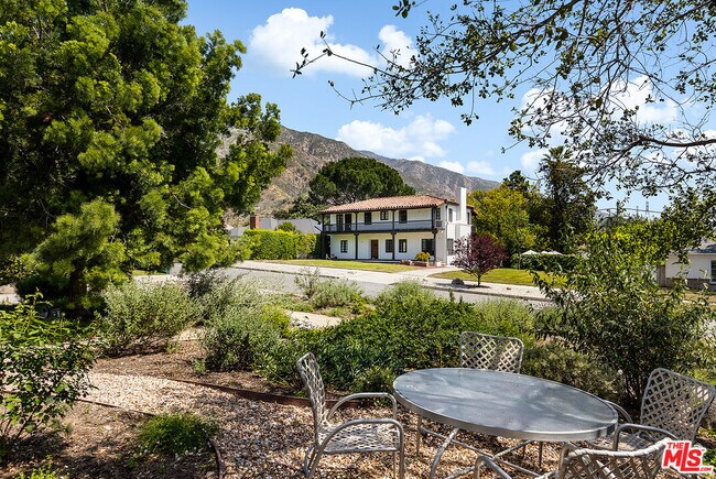 Foto del edificio - 2091 N Roosevelt Ave