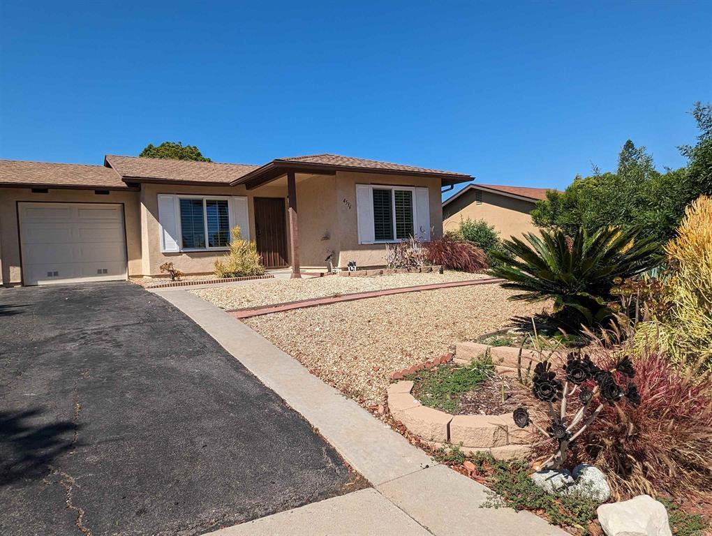 Foto principal - 4536 Beverly Glen Dr