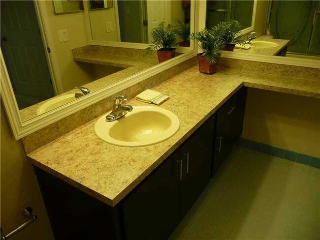 Foto del edificio - 40 NW 76th Ave