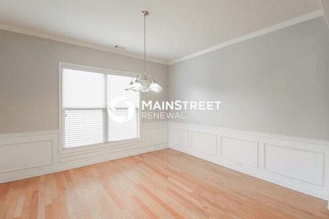 Building Photo - 6 Bedroom Pet-Friendly Home in Buford, GA with Main Street Renewal