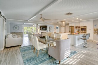 Building Photo - 6908 Antigua Pl