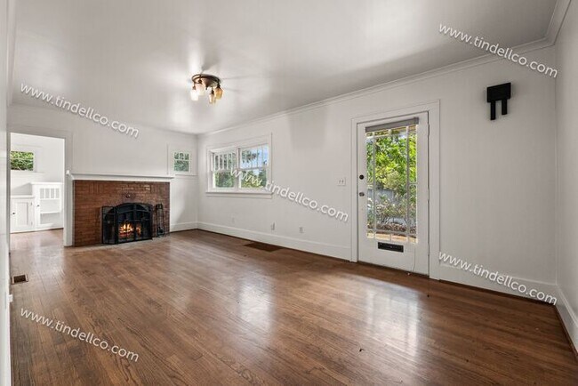 Foto del edificio - Modern Mediterranean 2 Bed/2 Bath with plenty of space - Pet Friendly!
