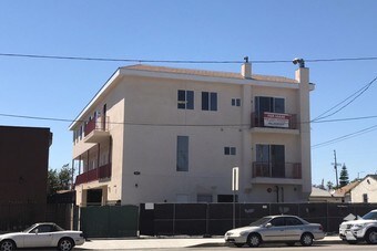 Primary Photo - 7537 Vineland Ave