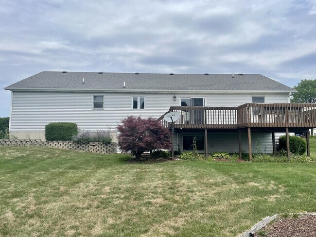 Building Photo - 3686 Lenters Dr
