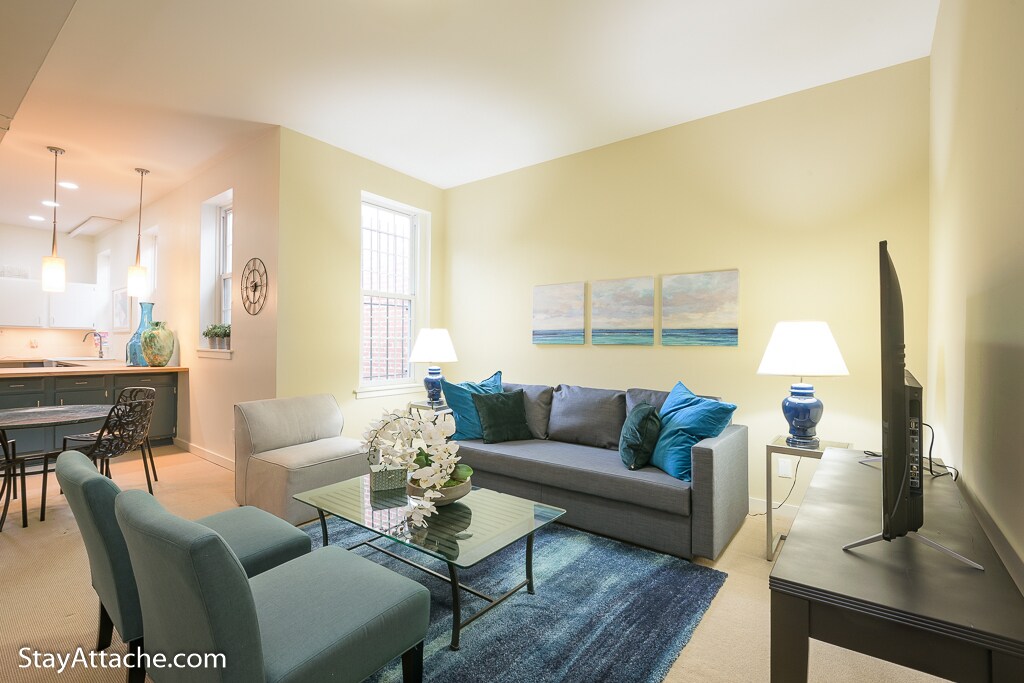 Primary Photo - 1521 Corcoran Street NW Unit 2