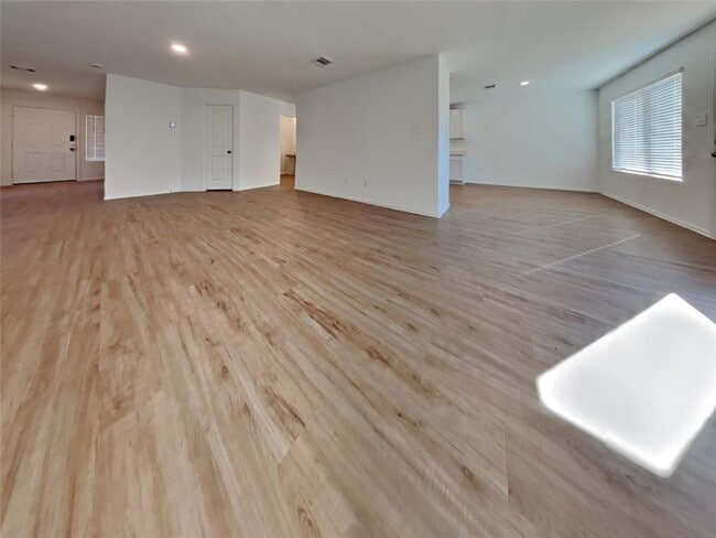 Foto del edificio - Where your dream home awaits! This newly constructed, 4-bedroom, 2.5-bathroom residence boasts a ...