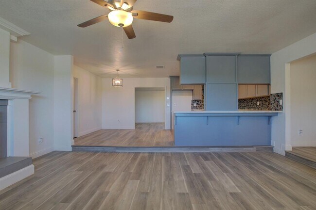 Foto del edificio - Single-story home on a corner lot