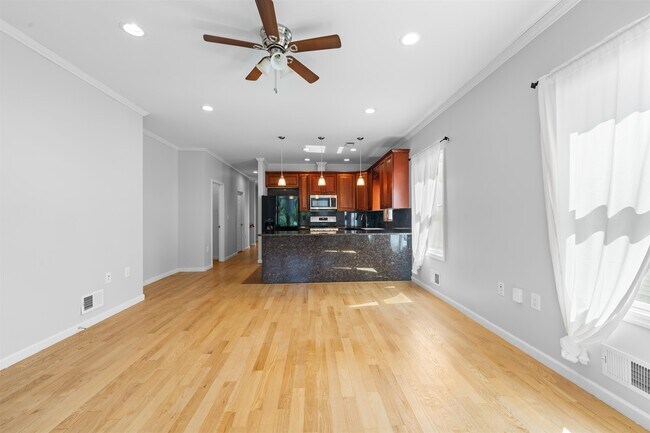 Foto del edificio - 108 Kearney Ave