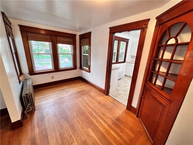 Building Photo - 6 Greene Ln