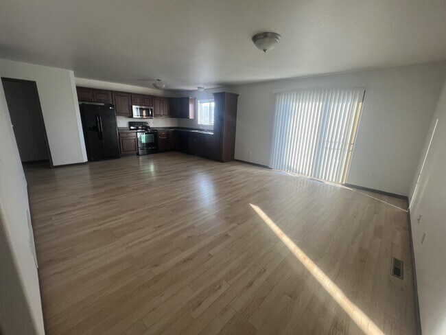 Foto del edificio - 3322 8th St W