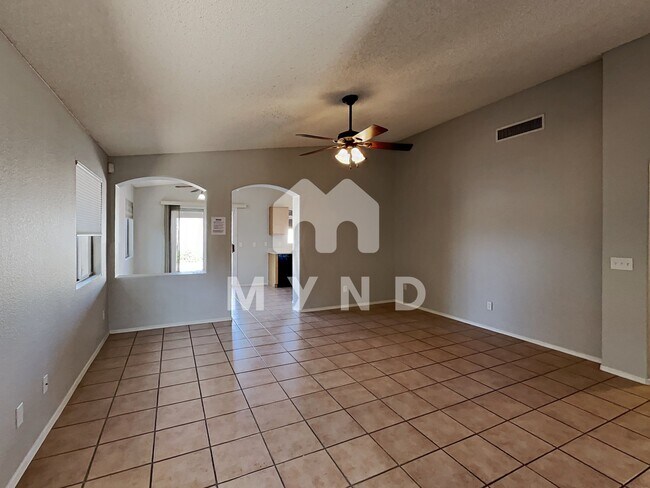 Building Photo - 4641 S Fenwick Dr