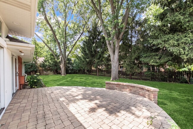 Foto del edificio - 924 Brookline Ln