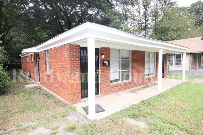 Building Photo - 569 Berclair Rd