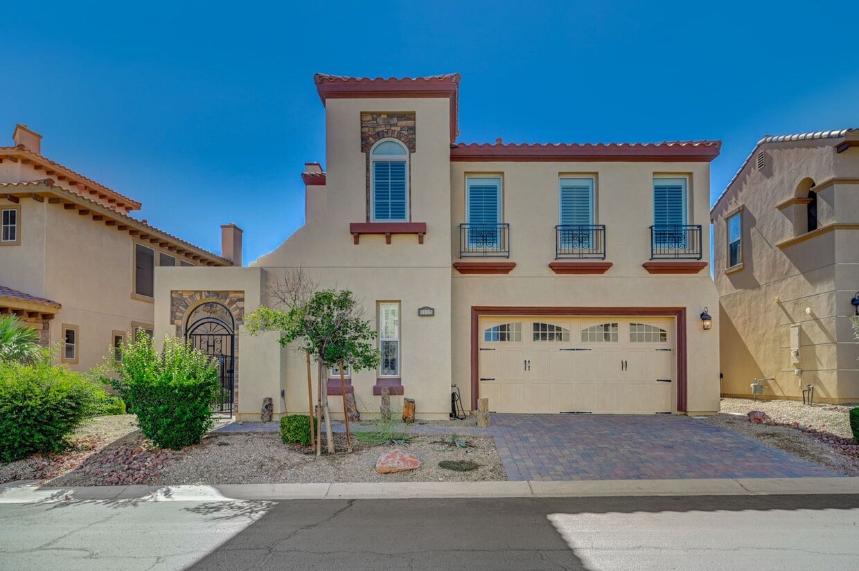 Foto principal - Stunning Rhodes Ranch Four Bedroom