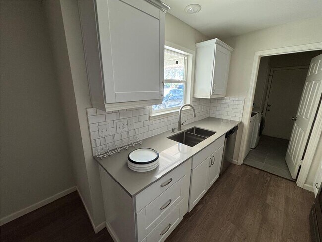 Foto del edificio - 9501 Quail Ct