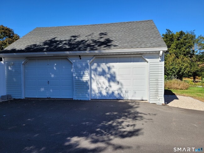 Building Photo - 264 Wolcott Hill Rd