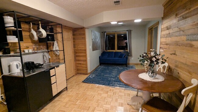 Foto del edificio - 848 Aspen Dr