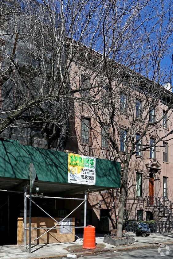Building Photo - 39 Charles St
