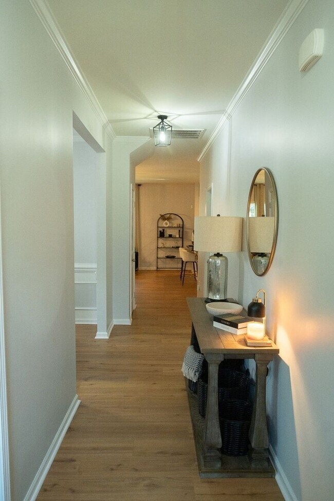 Foto del edificio - Spacious 4BR House in Burlington