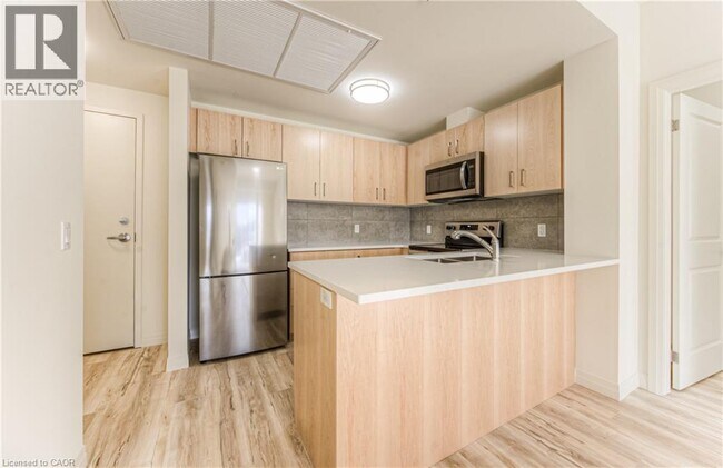 Photo du bâtiment - 301 Westmount Rd W