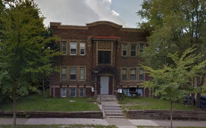 Building Photo - 2653 Lyndale Ave N