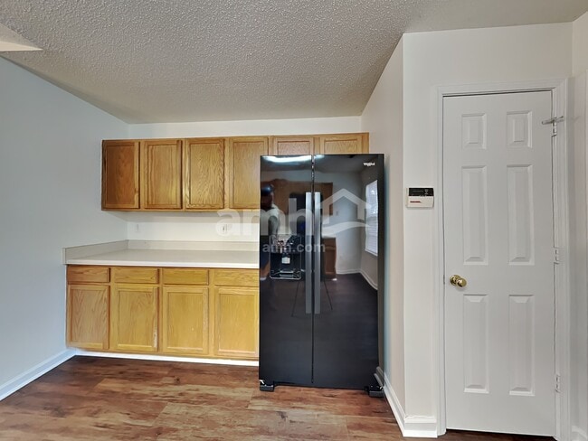 Foto del edificio - 411 Revis Creek Ct