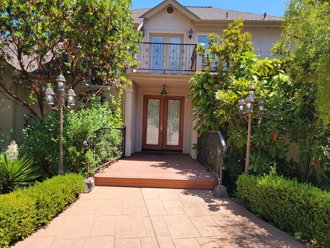 Foto del edificio - 1592 Manzanita Ave