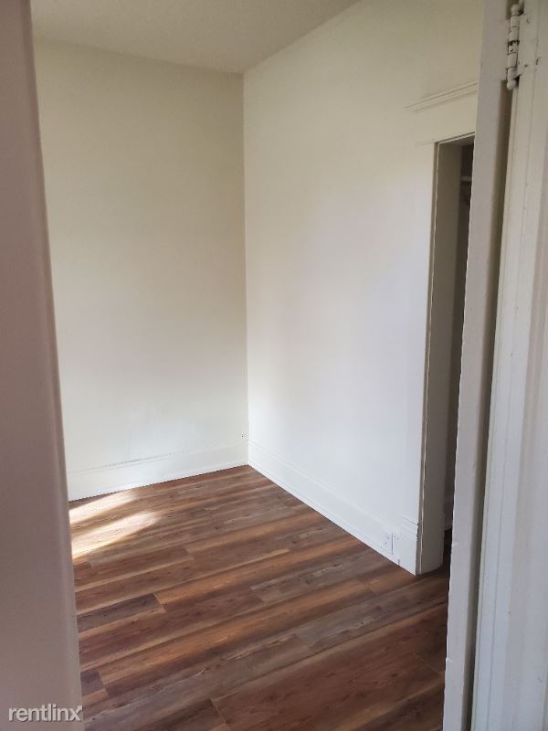 Building Photo - 3 br, 1 bath House - 218 6th Street West