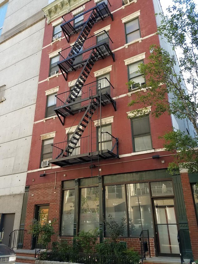 Primary Photo - 456 West 37th Street