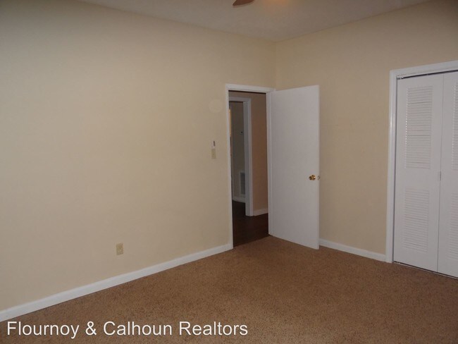 Building Photo - 2 br, 1 bath House - 2953 Pierpont Avenue