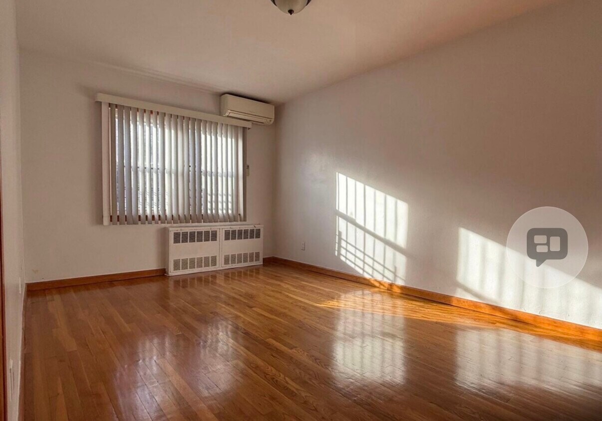 Photo - 56-61 219th St (Queens, NY)