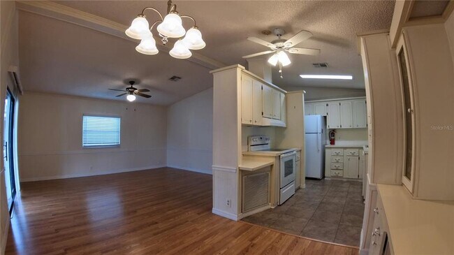 Foto del edificio - 2055 S Floral Ave