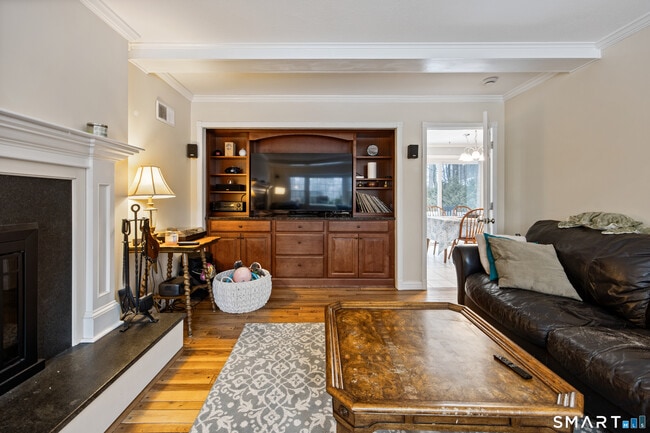 Foto del edificio - 10 Candlewood Ln