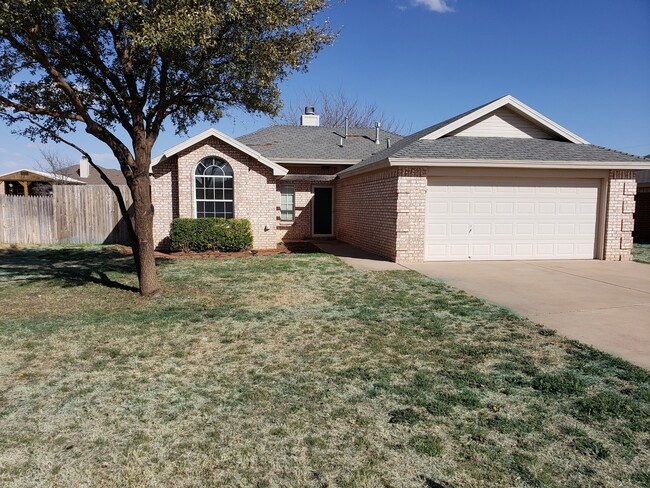 Building Photo - Modern 3/2/2 in cul-de-sac Southeast Lubbock