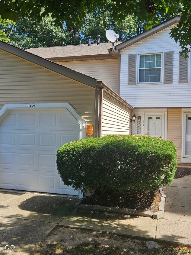 Foto principal - 9459 Timber View Dr
