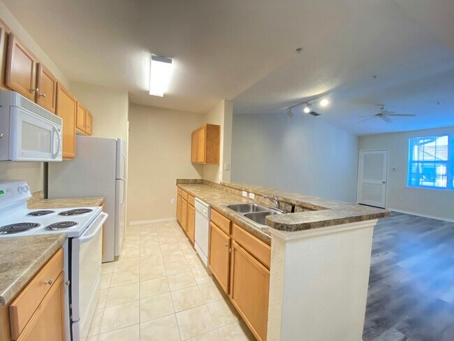 Foto del edificio - 5550 E Michigan St