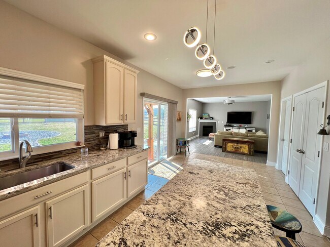 Building Photo - 1099 Bayswater Dr