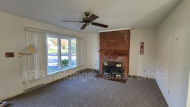 Building Photo - 3102 Dancer Rd