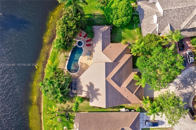 Foto del edificio - Deerwood Lane, Weston, FL 33326 - 4 BR 2.5 BA house