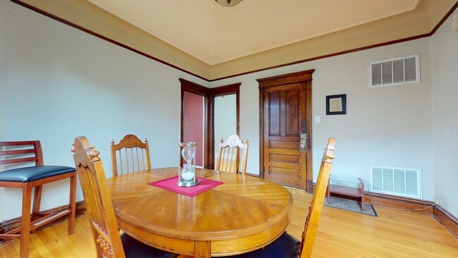 Building Photo - 1127 W Patterson Ave