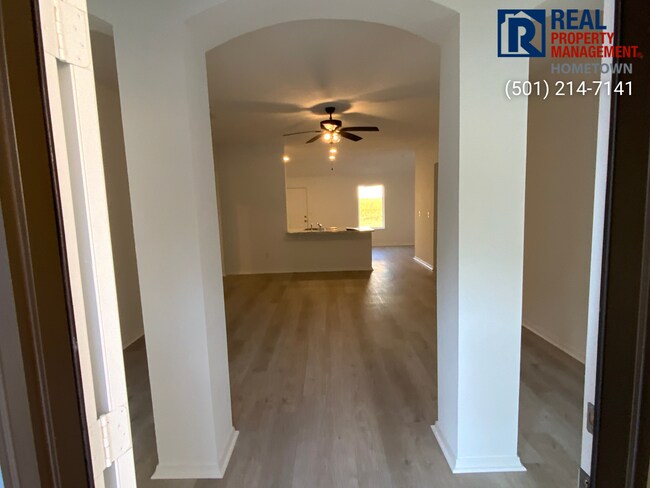 Building Photo - 1495 Meadows Dr