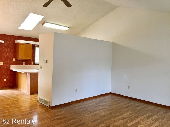 Building Photo - 4 br, 2 bath House - 1900 Hayward Place