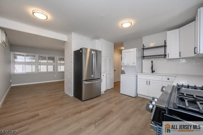 Foto del edificio - 118 Colonia Blvd